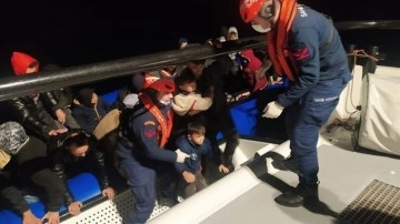 İzmir açıklarında 167 düzensiz göçmen kurtarıldı