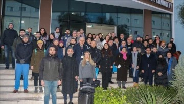 İzmir'den gönüllü 50 sağlık çalışanı, Hatay'a uğurlandı