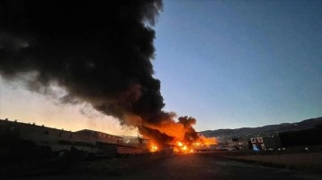 Kahramanmaraş'ta arka dönüşüm tesisindeki yangın arama dibine alındı