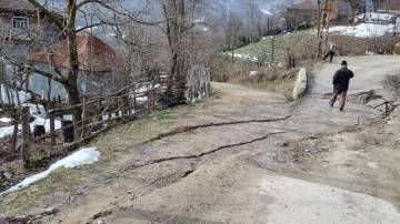 Karabük'te heyelan zımnında 8 ev hazırlık gayeli boşaltıldı