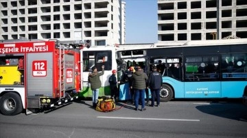 Kayseri'de belediye ve halk otobüsü çarpıştı, 29 isim yaralandı