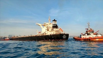 KEGM, İstanbul Boğazı'nda arıza işleyen Liberya bayraklı geminin kurtarılma görüntülerini paylaşt