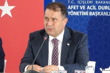 KKTC Başbakanı Ersan Saner istifasını sundu
