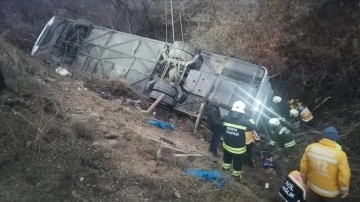 Konya'da yolcu otobüsü devrildi, 15 insan yaralandı