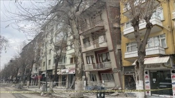 Malatya Valiliği: (Depremde) Yıkılan bina sayısı 2 bin 528