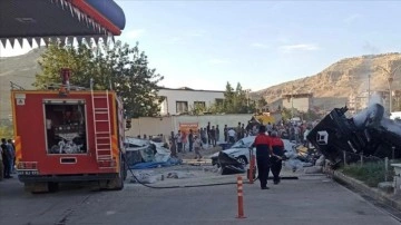 Mardin'de kaza eden araçlara engelleme edenlere tır çarptı, 10 isim yaşamını kaybetti