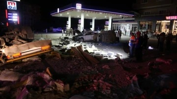 Mardin'de kaza işleyen araçlara engelleme edenlere tır çarptı, 19 insan yaşamını kaybetti