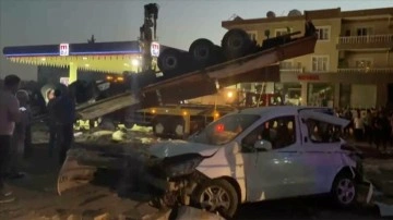 Mardin'de kaza özne araçlara karışma edenlere tır çarptı, 8 insan yaşamını kaybetti
