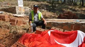 Marmaris'te yangında hayatını kaybeden Şahin Akdemir'in ailesini alevlerin söndürülmesi ra