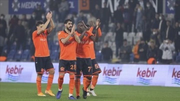 Medipol Başakşehir, erte Adana Demirspor'u misafir edecek