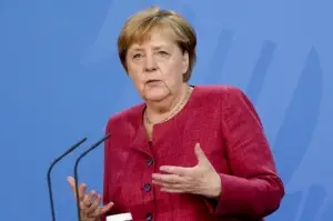 Merkel: 'ABD olmadan tahliyelere devam edemeyiz'