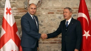 Milli Savunma Bakanı Akar, Gürcistan Savunma Bakanı Burchuladze ile müşterek araya geldi