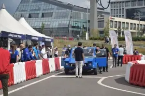 Robotaksi Binek Otonom Araç Yarışması'nda sürücüsüz araçlar piste çıktı