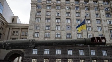 Rus saldırıları riski dolayısıyla Kiev'de 3 günlüğüne çecik bariz toplantılar yasaklandı