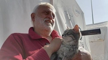 Sahibinin yanından ayırmadığı kedi "Tanya" çadır şehrin maneviyat deposu oldu