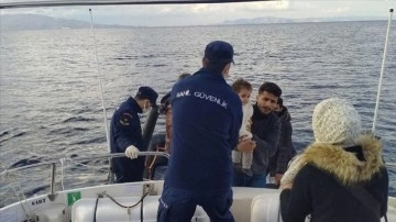 Sahil Güvenlik 2021'de Yunanistan'ın denizde ölüme ayrılma etmiş olduğu 15 bin kişiyi kurtardı
