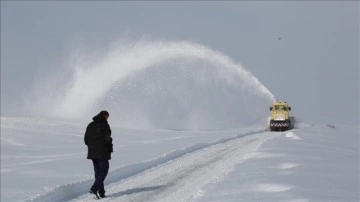 Samsun'da kar zımnında kapanan 435 mahalle yolundan 427'si açıldı