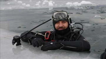 Sivas Valisi Ayhan, Tödürge Gölü'nü öncelemek gibi buz altı plonjon yaptı