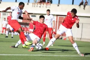 Sivasspor hazırlık maçında U19 takımını 4-0 yendi