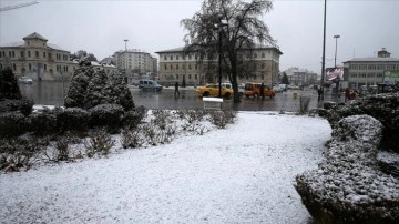 Sivas'ta kar yağışı can alıcı oluyor