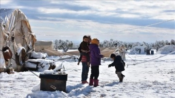Suriye’de kar ve yağmurdan etkilenen kamplar düşüncesince 'acil yardım' çağrısı
