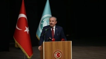 TBMM Başkanı Şentop, Balıkesir Üniversitesinde toy bilimsel nitelikli senenin önce hususiyet dersini verdi
