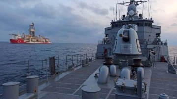 TGC Fatih'ten Kanuni araştırma gemisine refakat