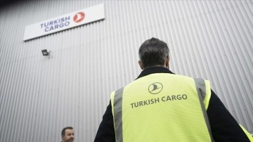 Turkish Cargo, Arsenal Vakfı ve Türk kuruluşlarından mevrut yardımları Adana'ya ulaştıracak