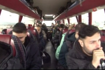 Ukrayna’dan gelen Türkler otobüsün içre İHA’ya konuştu
