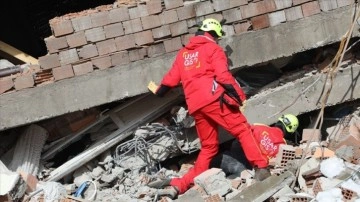 Yabancı kurtarma ekipleri deprem sahasında çalışmalarını sürdürüyor