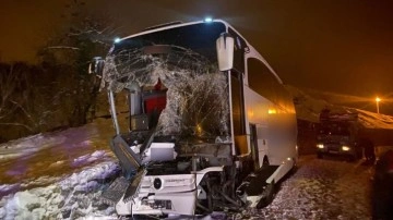 Zonguldak'ta geçici otobüsü buzlu yolda kaydı, 25 geçici ölümden döndü